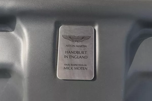 Aston Martin DB9 6,0i top stav - foto 16