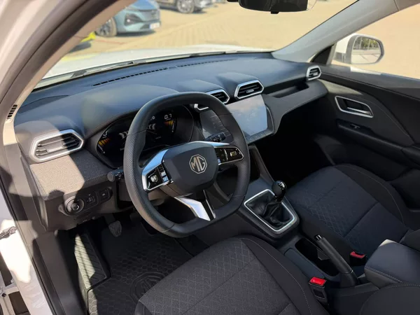 MG ZS 1.5 ESSENTIAL MAN5/odpočet DPH - foto 18