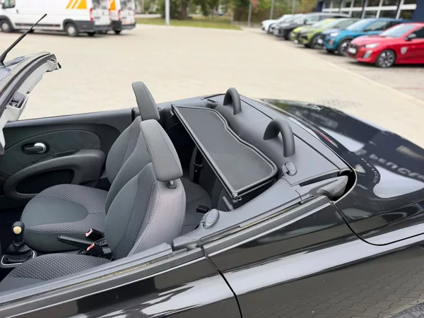 Nissan Micra Cabrio HardTop 1.4 90 - foto 12