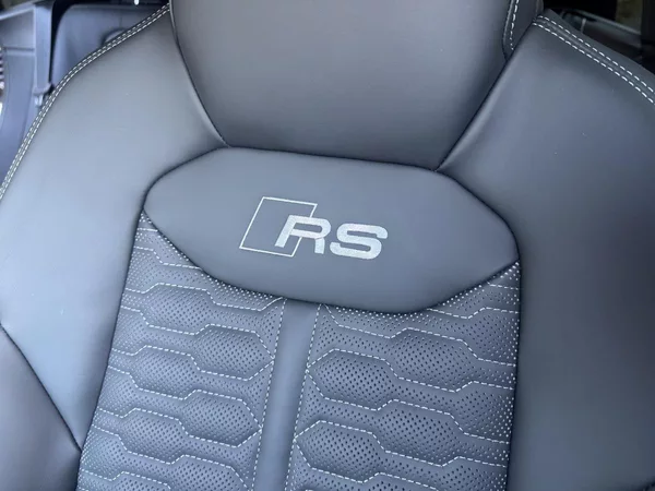 Audi RS Q8 PERFORMANCE 640PS -ČR-FULL-TOP - foto 23