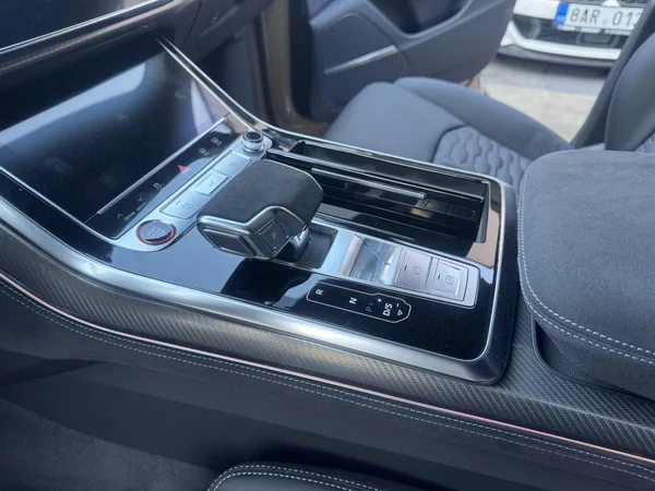 Audi RS Q8 PERFORMANCE 640PS -ČR-FULL-TOP - foto 25