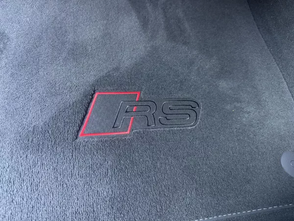 Audi RS Q8 PERFORMANCE 640PS -ČR-FULL-TOP - foto 28