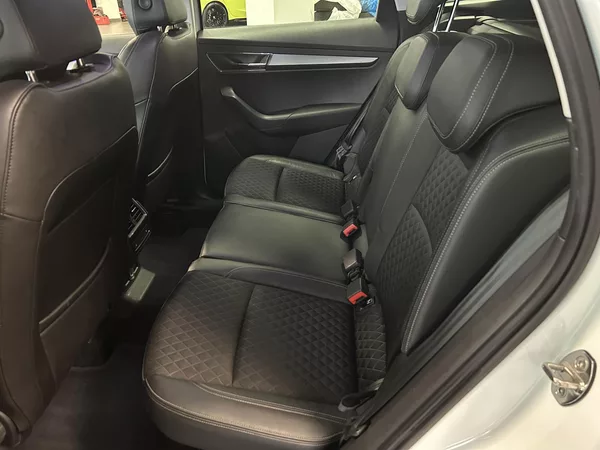 Škoda Karoq 1.6TDi Style Plus LED NAVI TZ - foto 22