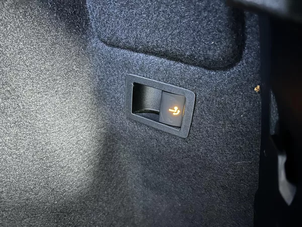 Škoda Karoq 1.6TDi Style Plus LED NAVI TZ - foto 24