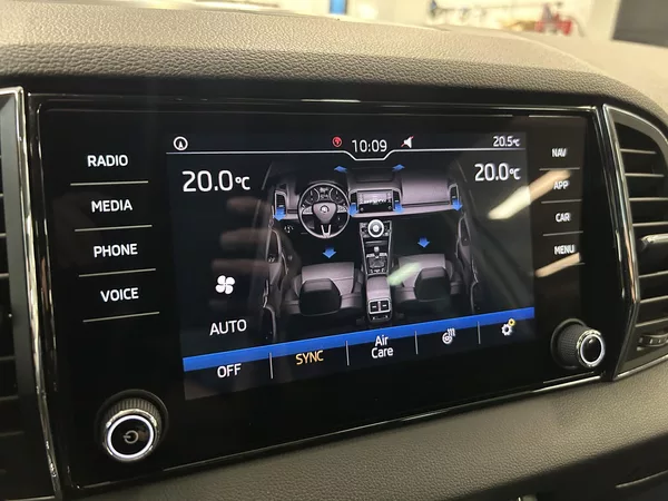 Škoda Karoq 1.6TDi Style Plus LED NAVI TZ - foto 30