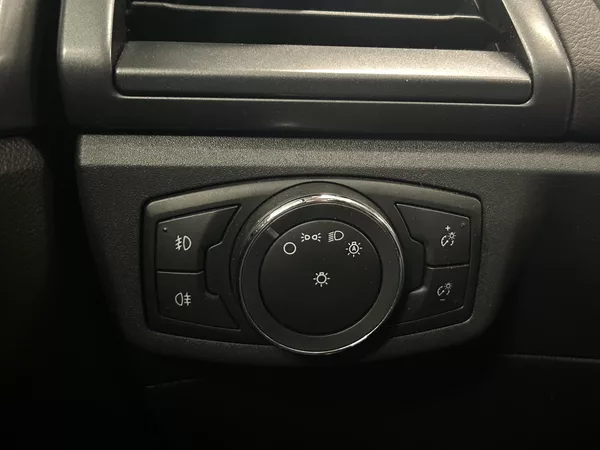 Ford Mondeo 2.0TDCi Aut Titanium LED 110kW - foto 13