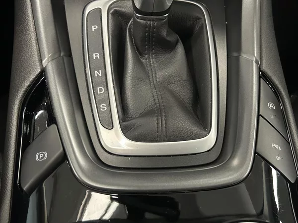 Ford Mondeo 2.0TDCi Aut Titanium LED 110kW - foto 18