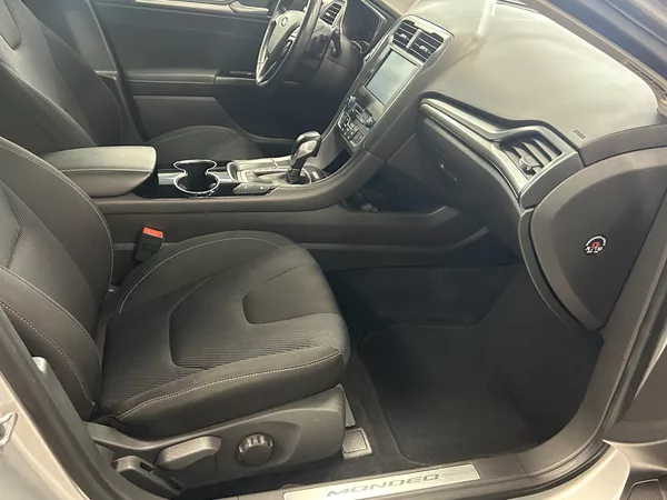 Ford Mondeo 2.0TDCi Aut Titanium LED 110kW - foto 22