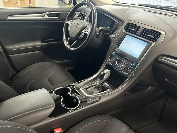 Ford Mondeo 2.0TDCi Aut Titanium LED 110kW - foto 23