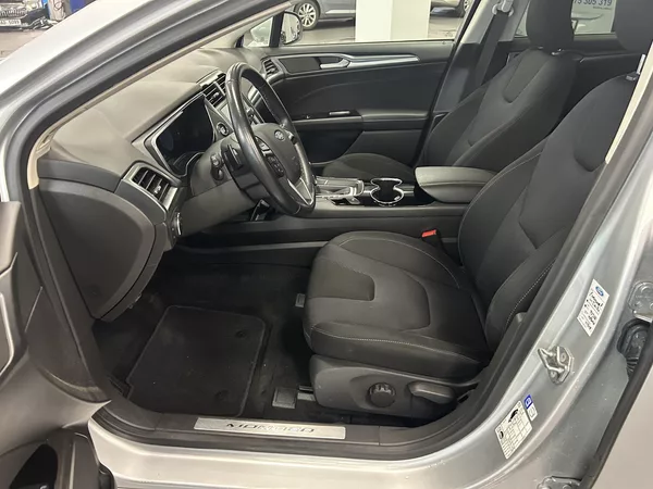 Ford Mondeo 2.0TDCi Aut Titanium LED 110kW - foto 5