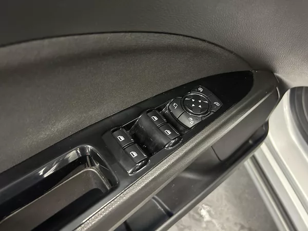 Ford Mondeo 2.0TDCi Aut Titanium LED 110kW - foto 7