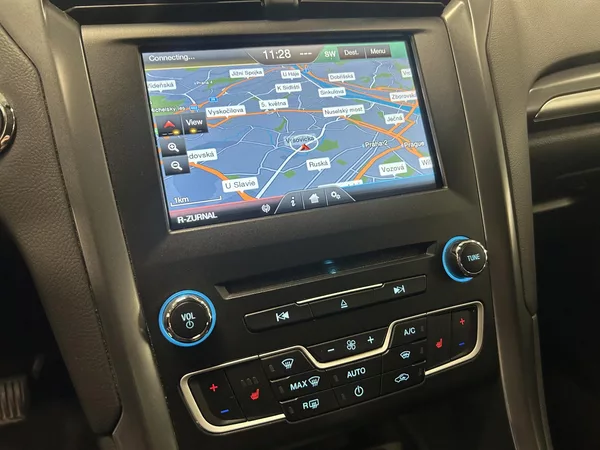 Ford Mondeo 2.0TDCi Aut Titanium LED 110kW - foto 8