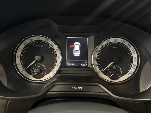 Škoda Octavia 2.0TDi L&K DSG Bi-x ACC Canton - foto 10