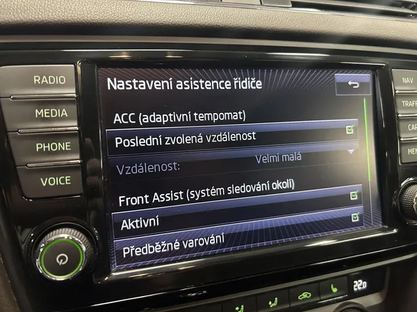 Škoda Octavia 2.0TDi L&K DSG Bi-x ACC Canton - foto 19