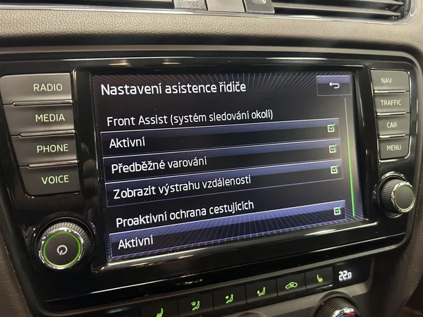 Škoda Octavia 2.0TDi L&K DSG Bi-x ACC Canton - foto 20
