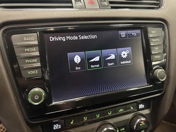 Škoda Octavia 2.0TDi L&K DSG Bi-x ACC Canton - foto 25