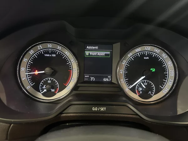 Škoda Octavia 2.0TDi L&K DSG Bi-x ACC Canton - foto 27