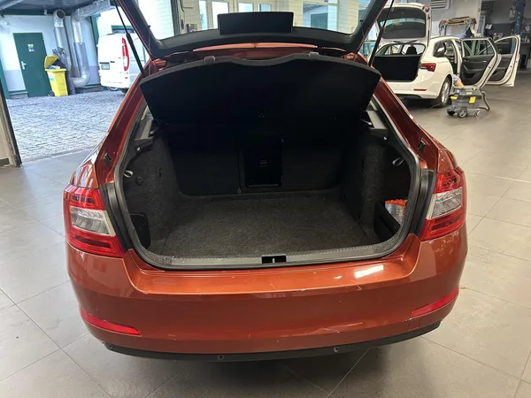 Škoda Octavia 2.0TDi L&K DSG Bi-x ACC Canton - foto 31
