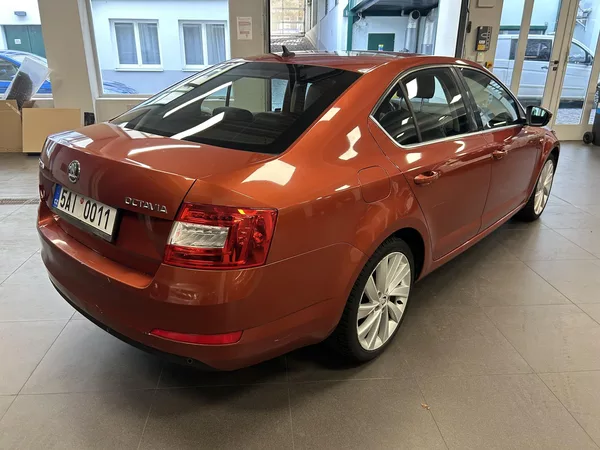 Škoda Octavia 2.0TDi L&K DSG Bi-x ACC Canton - foto 4