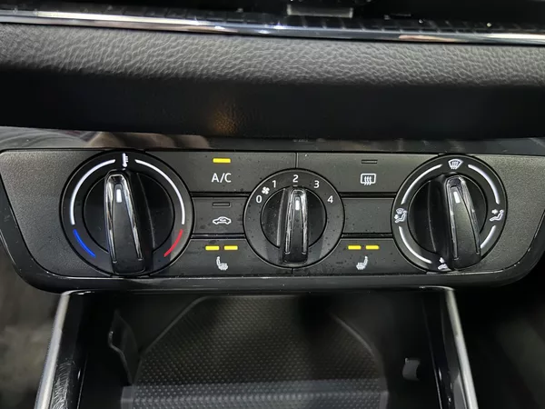 Škoda Fabia 1.0TSi DSG Style LED SmartLink - foto 9