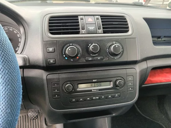 Škoda Fabia 1.2 HTP Classic - foto 12