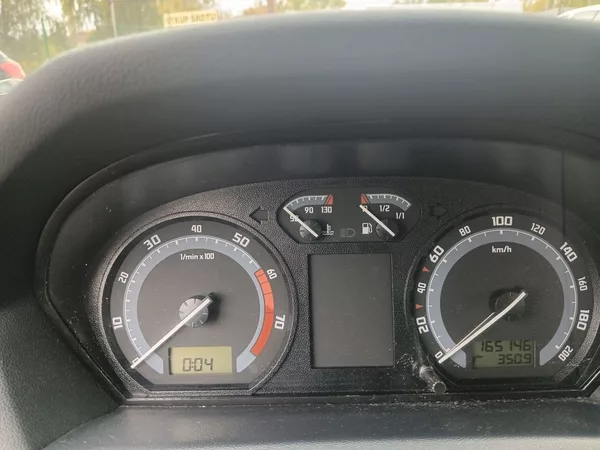 Škoda Fabia 1.2 HTP Elegance Sedan - foto 11