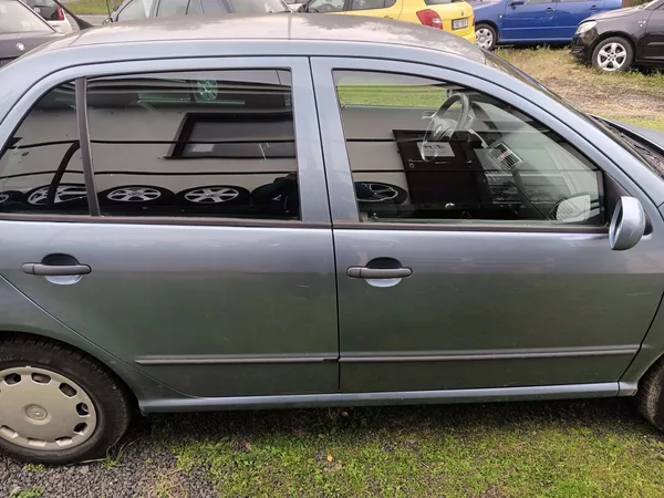 Škoda Fabia 1.2 HTP Elegance Sedan - foto 6