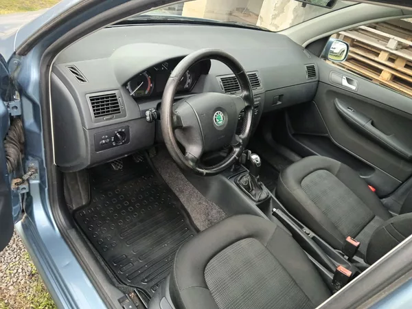 Škoda Fabia 1.2 HTP Elegance Sedan - foto 9