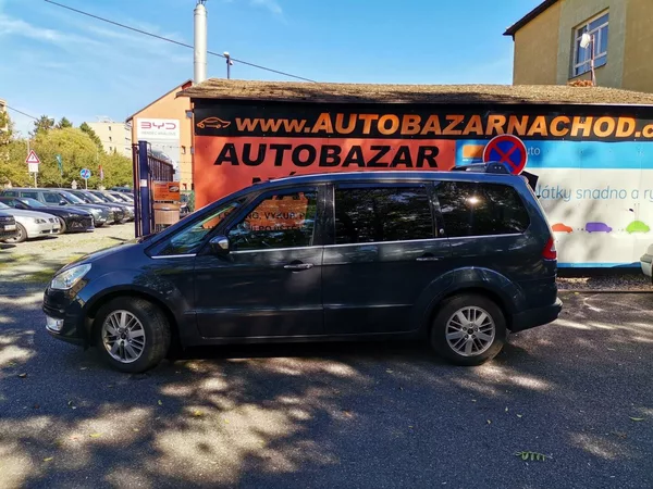 Ford Galaxy 2.0TDCi 103kw GHIA Panor. ČR - foto 2