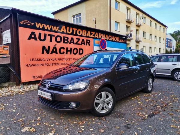 Volkswagen Golf 1.4TSi 90kw Temp AC PDC Tažné