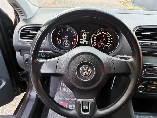Volkswagen Golf 1.4TSi 90kw Temp AC PDC Tažné - foto 11