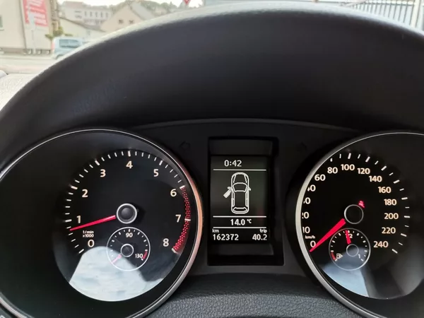Volkswagen Golf 1.4TSi 90kw Temp AC PDC Tažné - foto 12