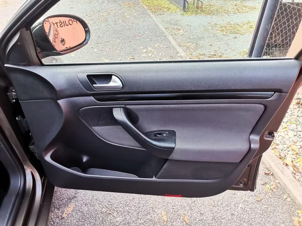 Volkswagen Golf 1.4TSi 90kw Temp AC PDC Tažné - foto 15