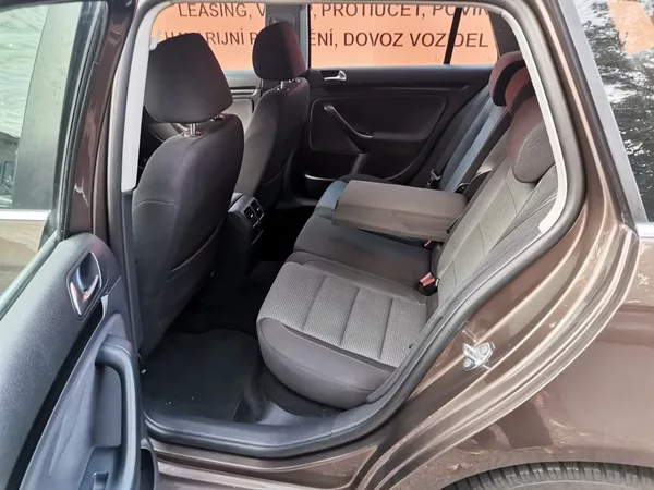 Volkswagen Golf 1.4TSi 90kw Temp AC PDC Tažné - foto 17