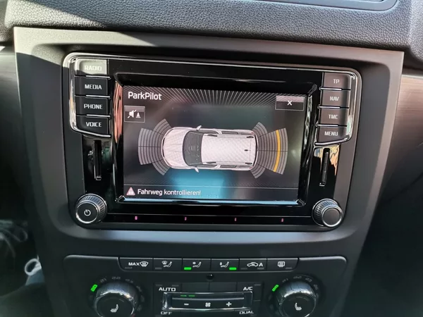 Škoda Yeti 1.4TSi 92kw XEN PDC NAVI - foto 13