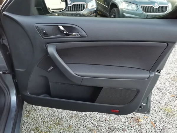Škoda Yeti 1.4TSi 92kw XEN PDC NAVI - foto 15