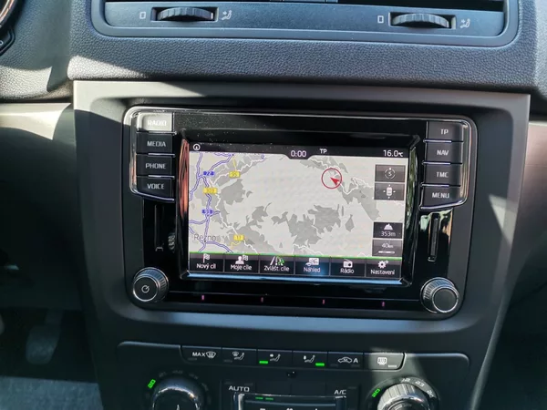 Škoda Yeti 1.4TSi 92kw XEN PDC NAVI - foto 22