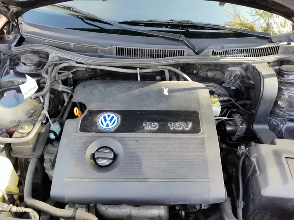 Volkswagen Golf 1.6i 77kw Klima ESP 5dv. - foto 19