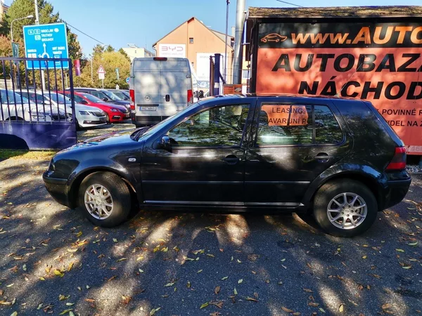 Volkswagen Golf 1.6i 77kw Klima ESP 5dv. - foto 2