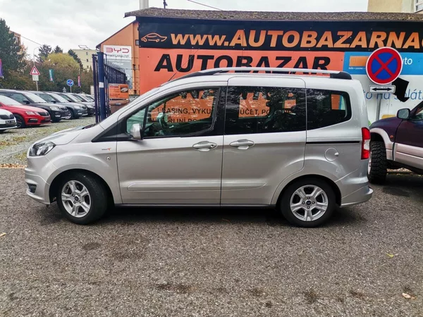 Ford Tourneo Courier 1.0i EB 74kw Winter Paket - foto 2