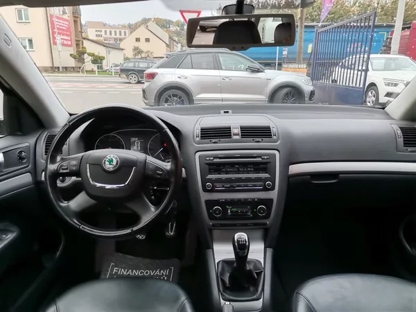 Škoda Octavia 1.4TSi 90kw Elegance PDC - foto 11