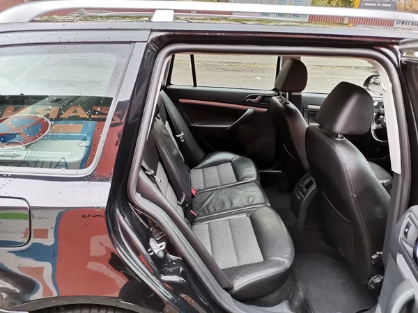 Škoda Octavia 1.4TSi 90kw Elegance PDC - foto 17