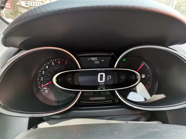 Renault Clio 1.2TCe 87kw AUT Limited PDC - foto 11