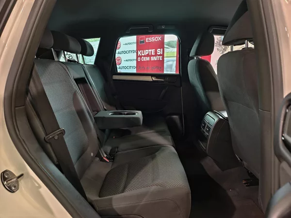 Volkswagen Touareg 3.0 TDi 176kW 4x4, 360° KAMERA - foto 11