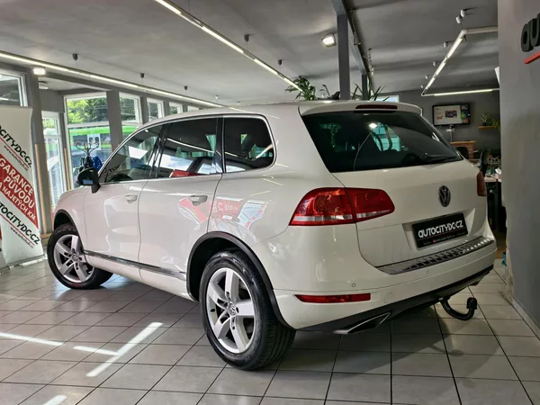 Volkswagen Touareg 3.0 TDi 176kW 4x4, 360° KAMERA - foto 21