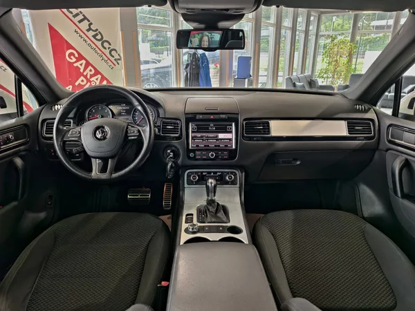 Volkswagen Touareg 3.0 TDi 176kW 4x4, 360° KAMERA - foto 9