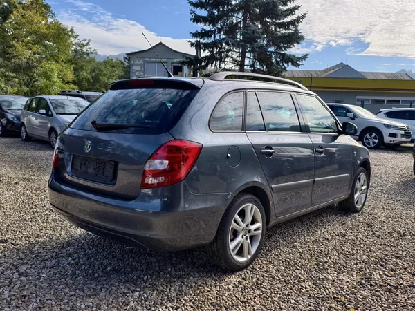 Škoda Fabia KOMBI 1.9 TDi 77kW - foto 4