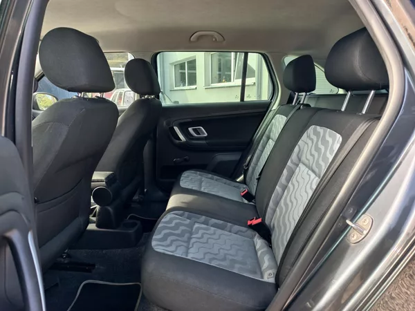 Škoda Fabia KOMBI 1.9 TDi 77kW - foto 9