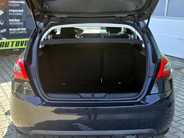 Peugeot 308 bHDi ČR, *SERV.KNÍŽKA* - foto 12