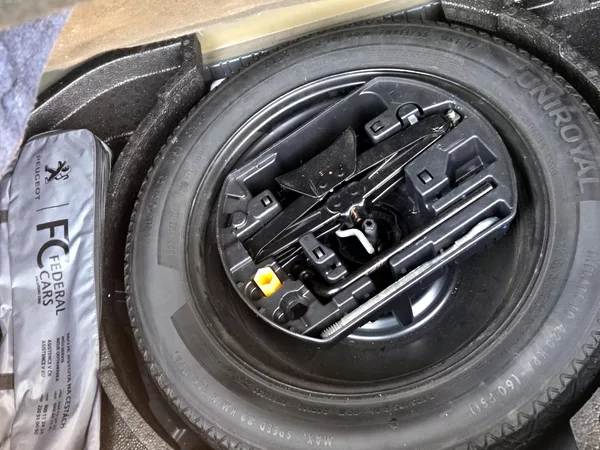 Peugeot 308 bHDi ČR, *SERV.KNÍŽKA* - foto 14